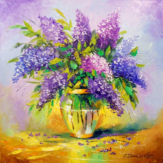 Bouquet of lilac in a vase