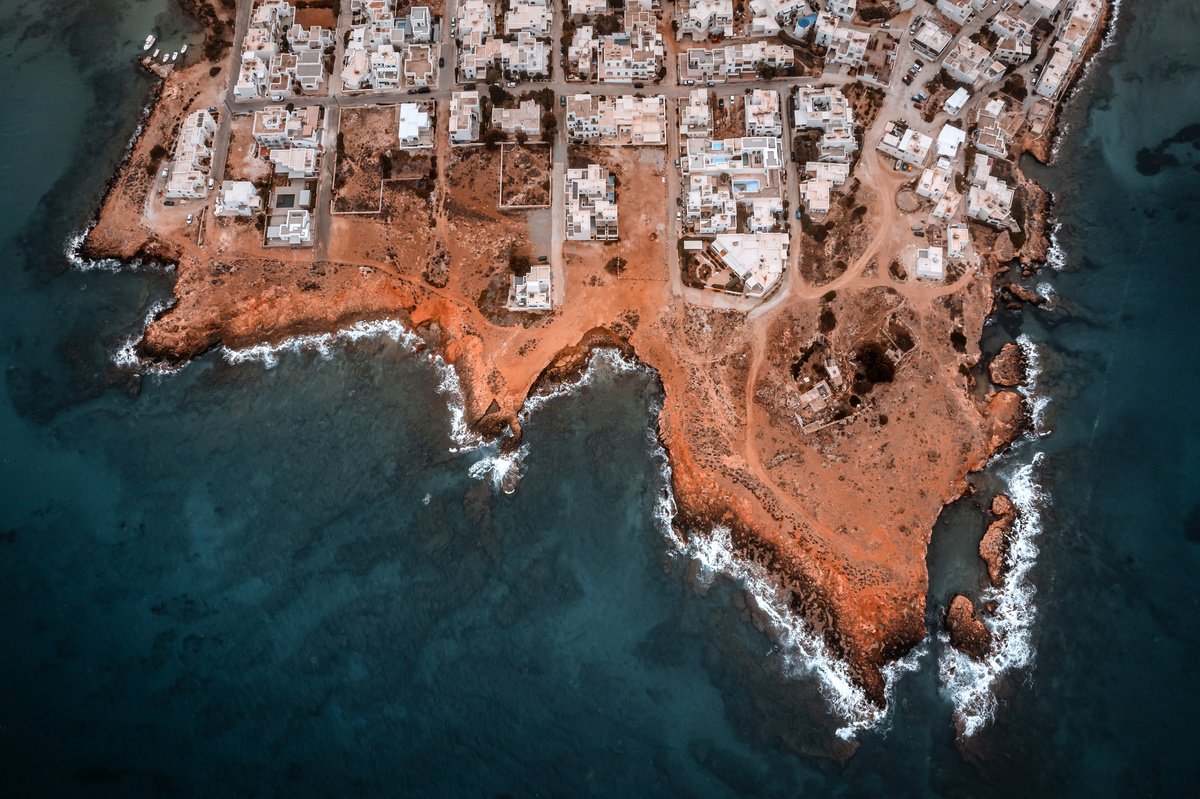 Headland by Barbara and Maciej Noskowski