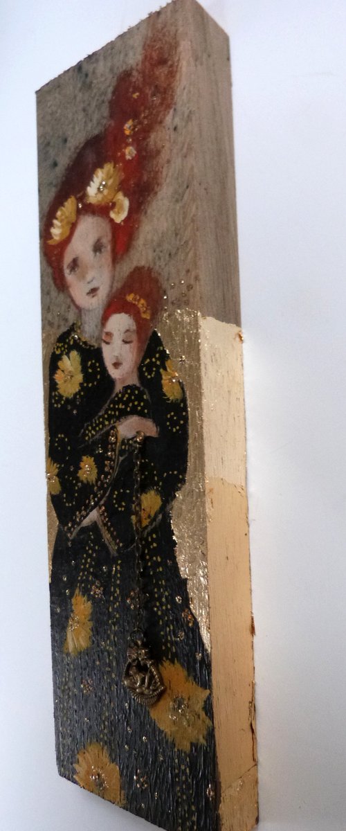 Painting on wood Maternity theme : The golden embrace. by Loetitia Pillault