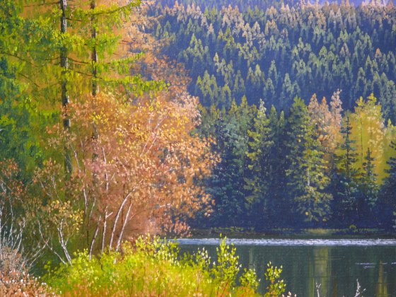 Autumn morning by the mountain lake