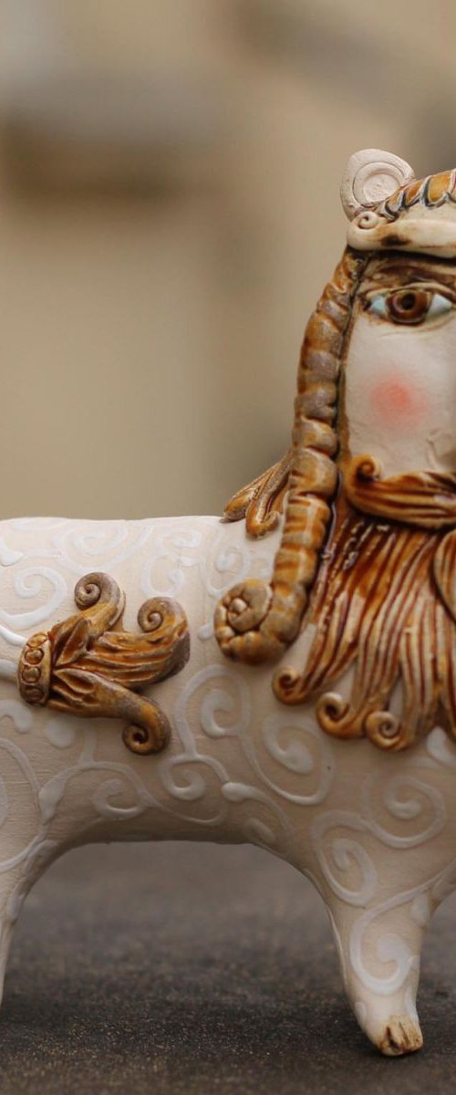 Lion the King. Small ceramic Sculpture by Elya Yalonetski
