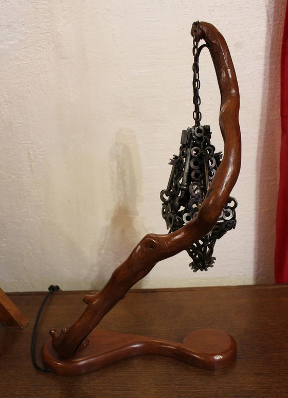 Hanging key lamp