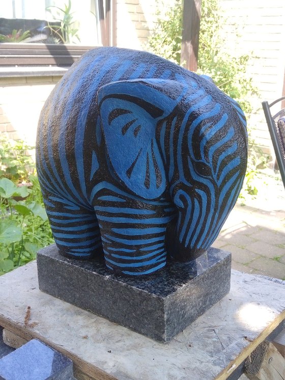 The blue elephant
