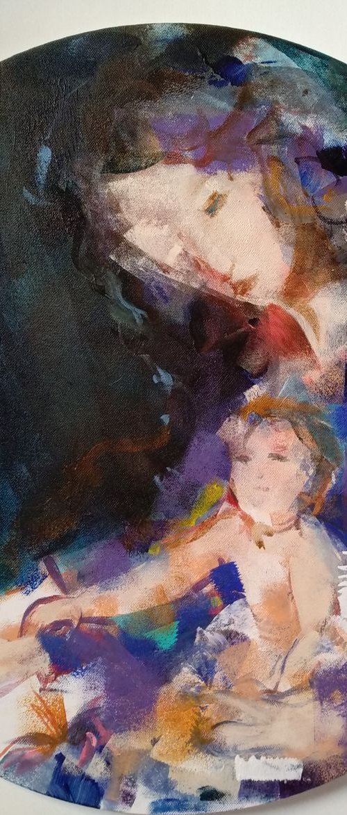 Round madonna by Marina Del Pozo