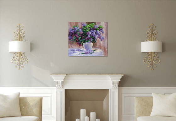 Lilac in vase