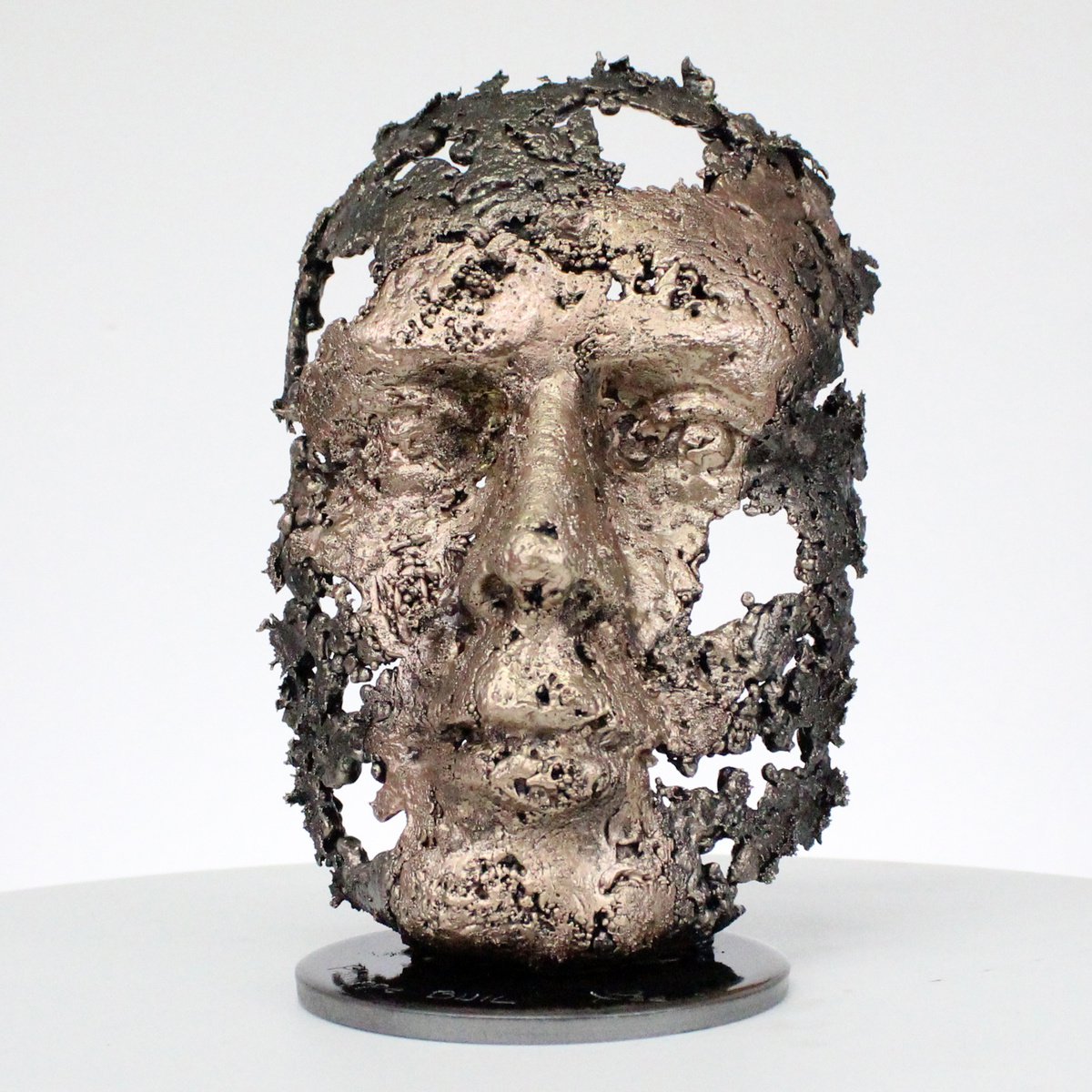 A tear 58-21 - Face sculpture bronze steel by Philippe Buil