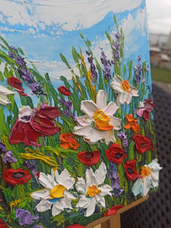 Impasto daisies and poppies at the meadow