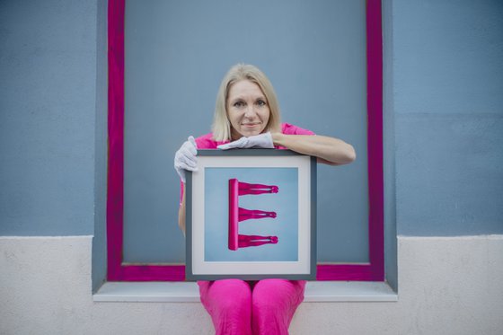 Synesthetic Letters: E Framed