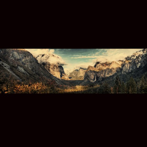 Yosemite colour panorama