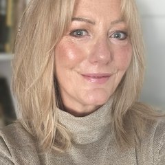 Visit Ellisa Hague shop