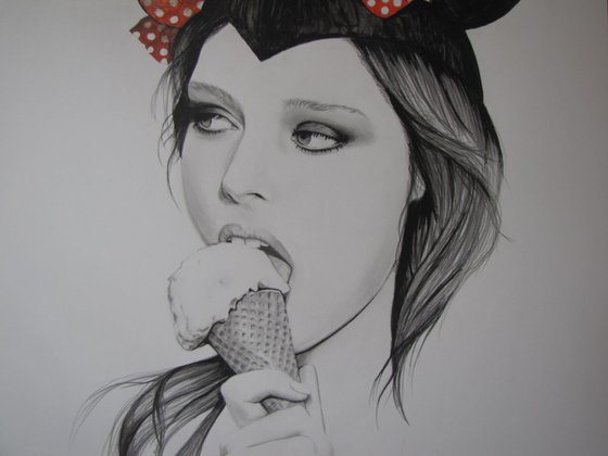 "Minnie Mouse Eats Ice Cream"