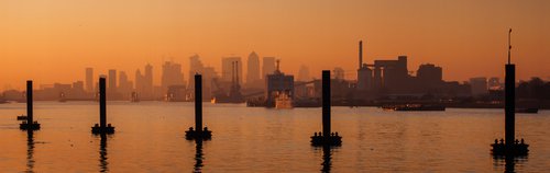 Thames View I by Tom Hanslien