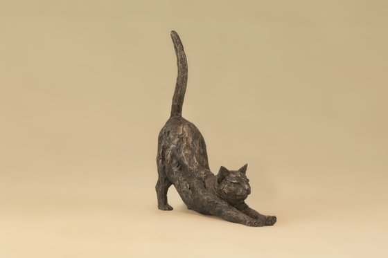 Stretching Cat Bronze