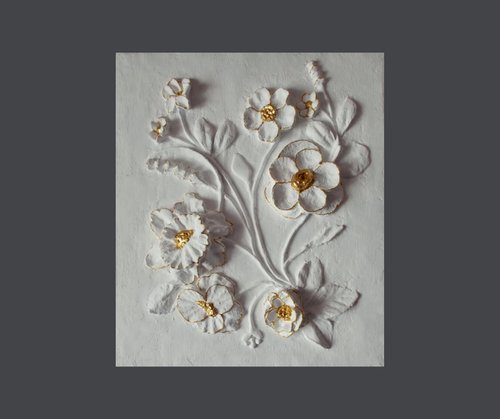 sculptural wall art "Flowers with gold decor" by Tatyana Mironova