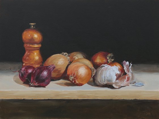 Onions, garlic and a pepper pot