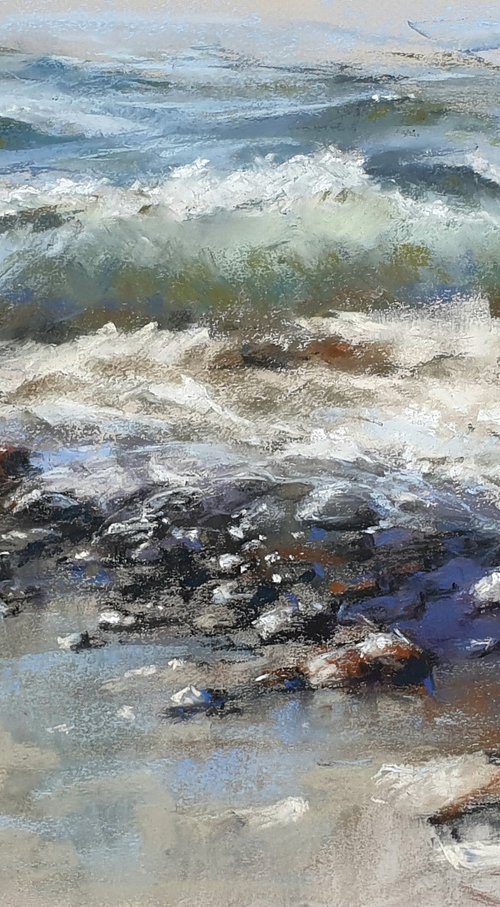 Rocky seashore: close-up by Elena Genkin
