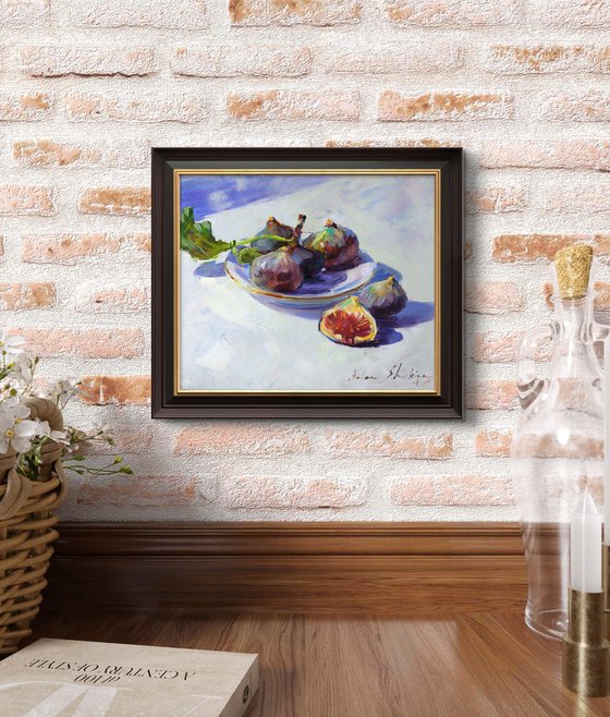 Sunny fruit, sweet fig