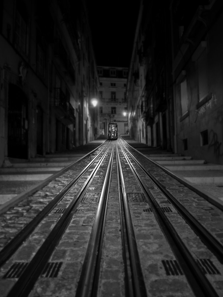 Lisbon tram by Jacek Falmur