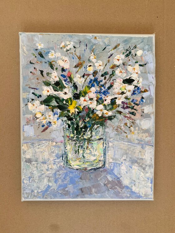 Still life with daisies and cornflowers