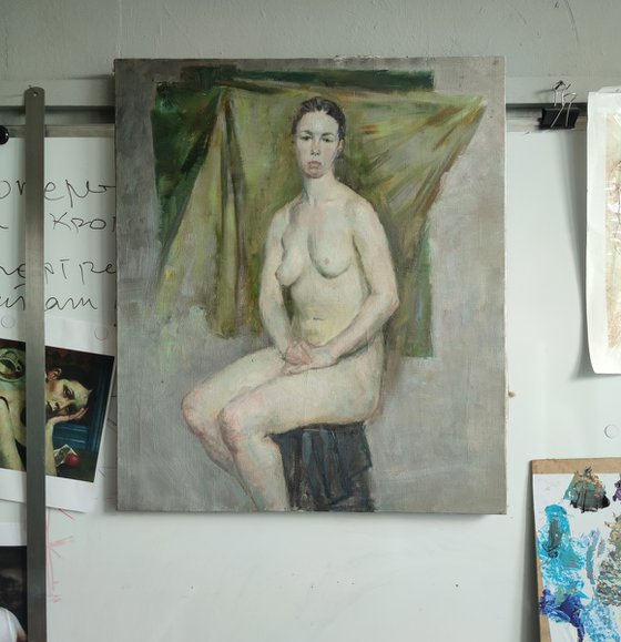 Nude in grey
