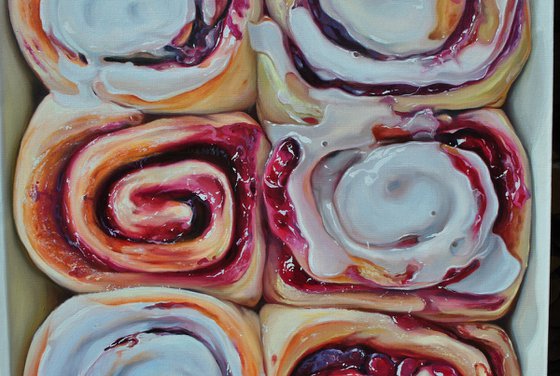 Cinnamon rolls with jam
