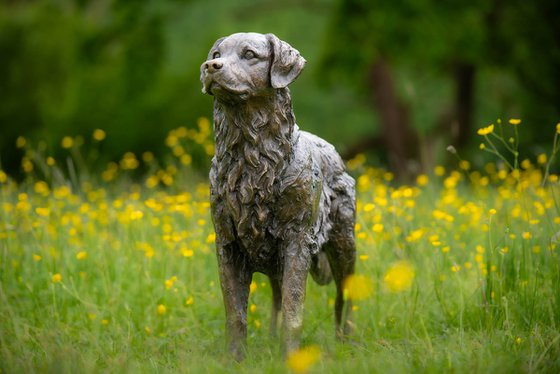 Eden Golden Retriever statue