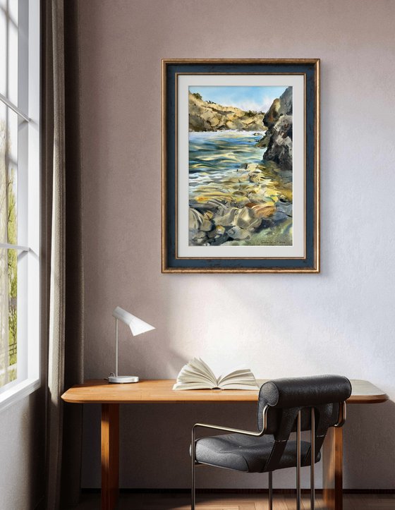 The sea coast. The bay.