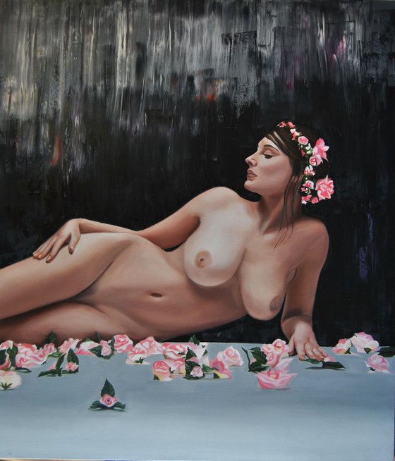Nude with flowers