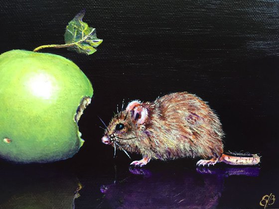 Mouse and apple