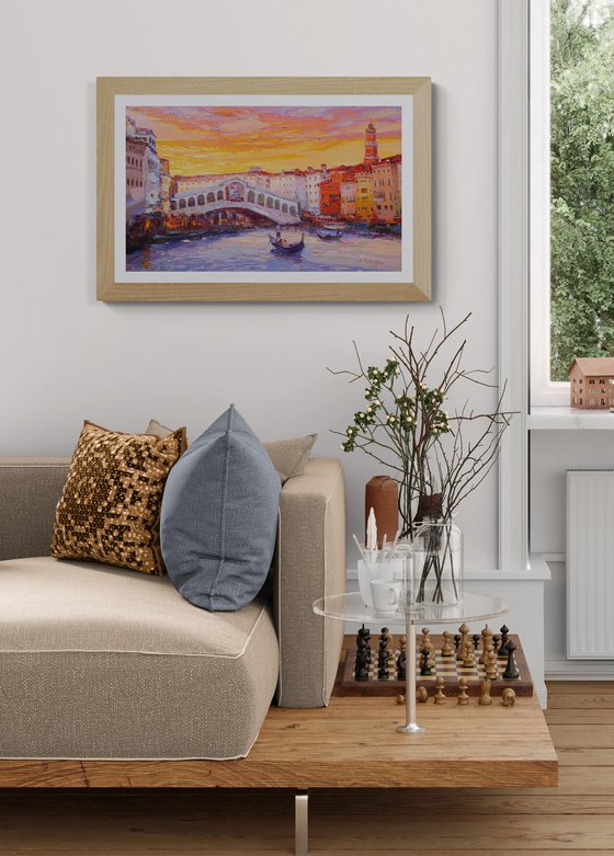 Rialto Bridge. Venice evening