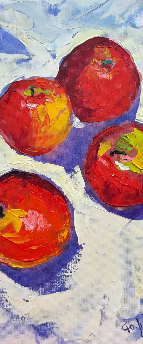 Apples by Yuliia Pastukhova