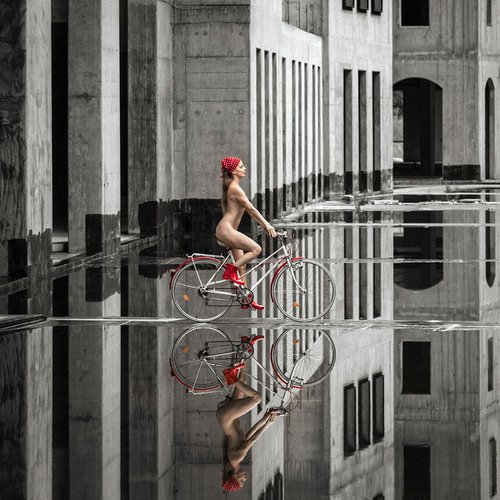 Cyclist - Art nude by Peter Zelei