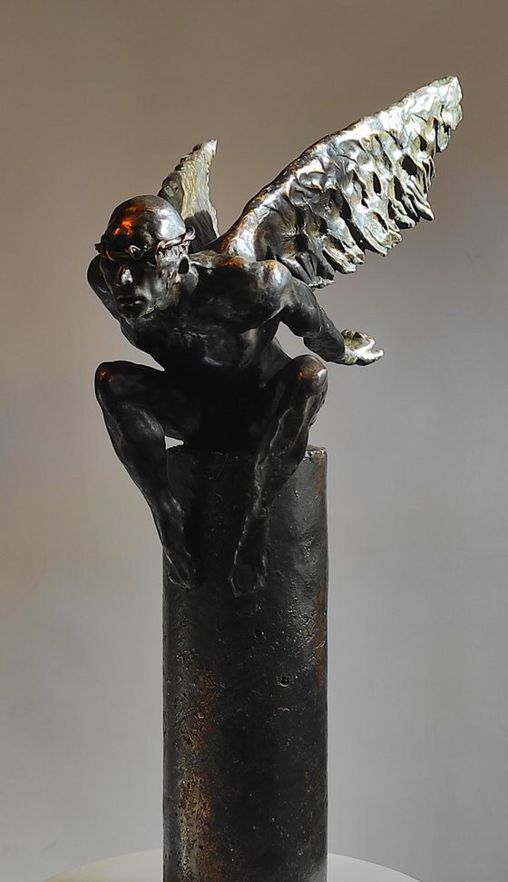 "Urban Angel I" Bronze sculpture 44x30x20cm.