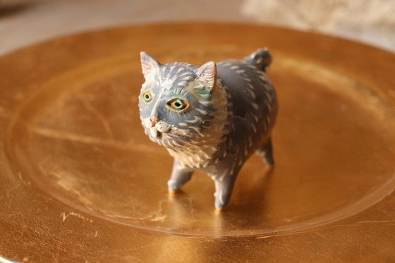 Grey Pussycat. Tiny sculpture by Elya Yalonetski