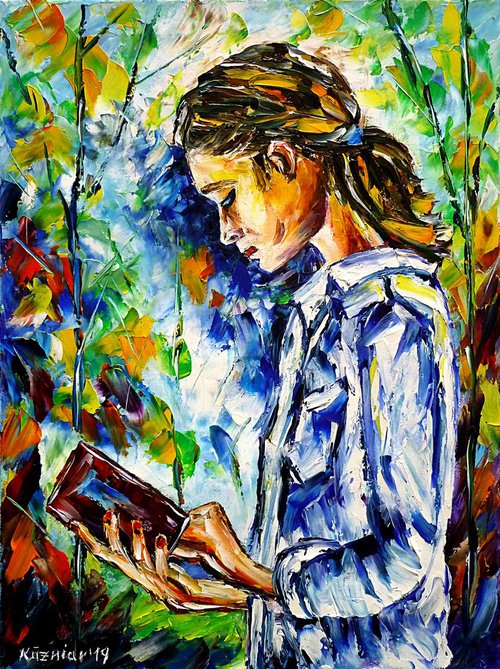 Reading outdoors by Mirek Kuzniar