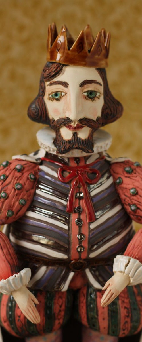 Renaissance King.  Ceramic sculpture by Elya Yalonetski by Elya Yalonetski