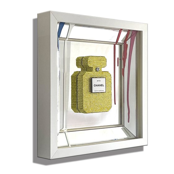 Smell N5 Chanel -Original Swarovski Sculpture