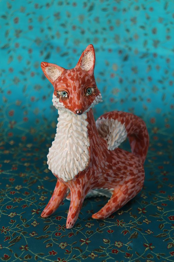 Sitting Fox. Tiny sculpture by Elya Yalonetski