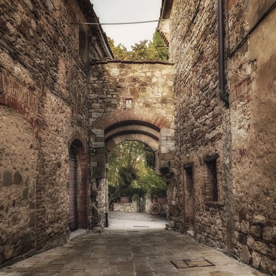 Medieval Chianti village (10")