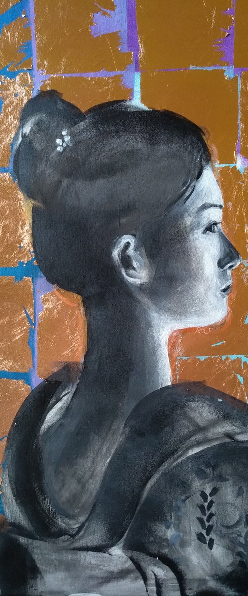 Grey Gheisa by Marina Del Pozo