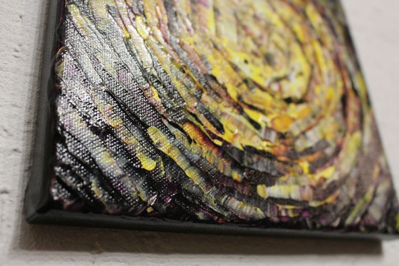 Small yellow-purple burst V3