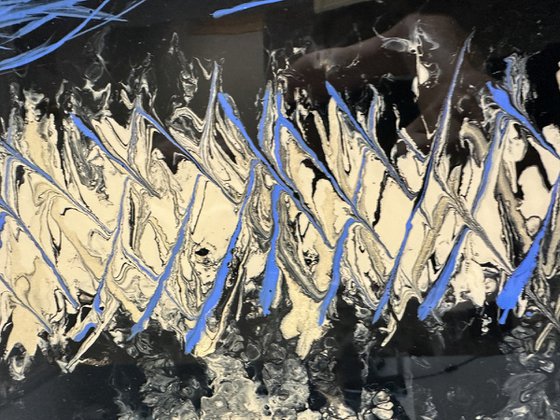 VERTIGO - Black Shampagne Cobalt Art