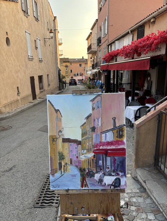 Red cafe in Sainte-Maxime