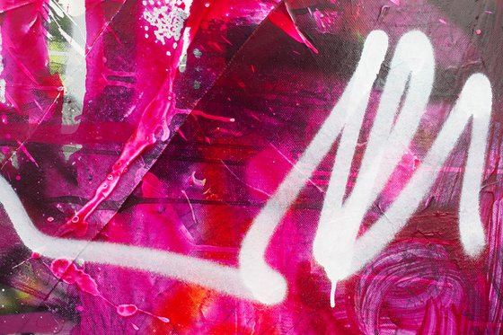 Pulse of magenta chaos