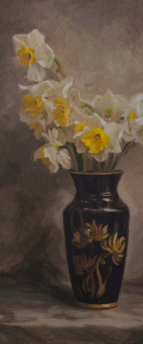 11 Daffodils in a Vase by Radosveta Zhelyazkova