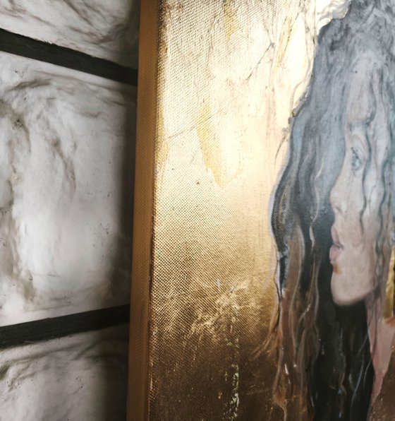 Golden Muse