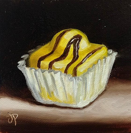 Little yellow fancie cake still life