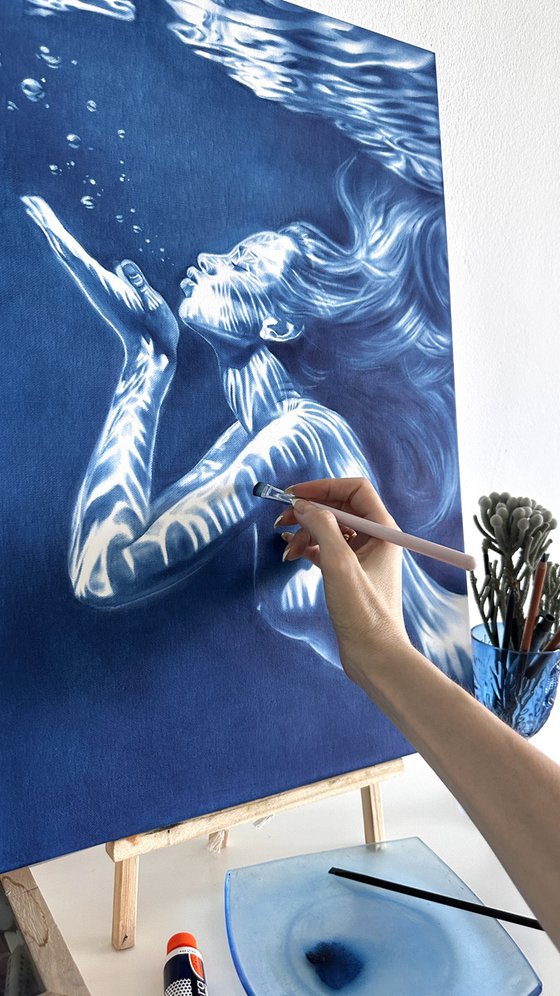 Mermaid's Kiss – Underwater Female in Blue