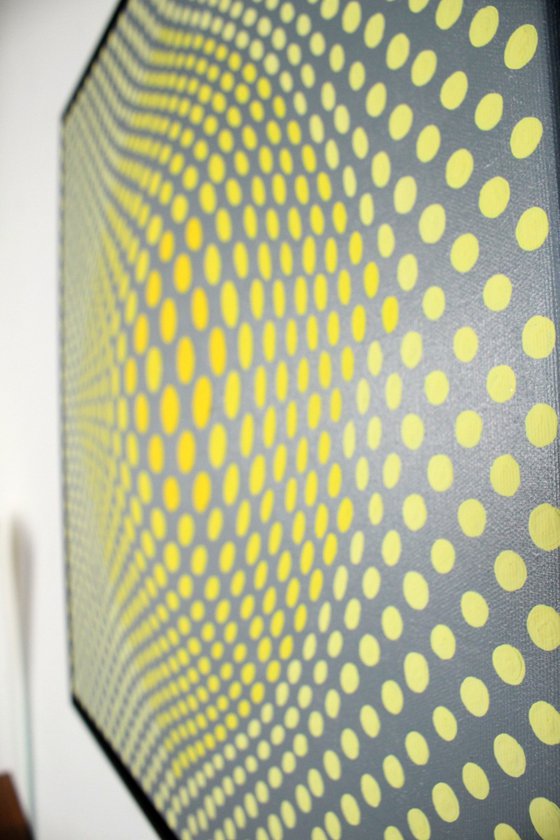'exactly 529 dots with yellow'