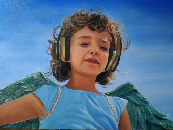 "Mimi" paper wings